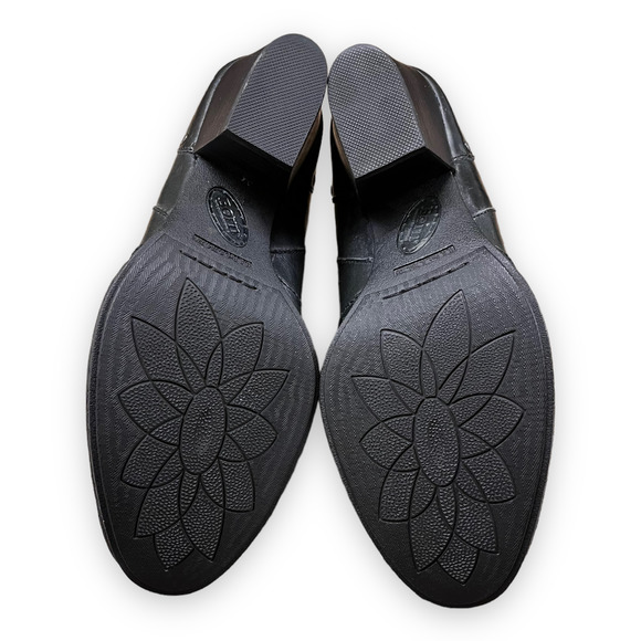 Born Black Leather Studded Western Ankle Boots Women's Size 8.5 - Picture 7 of 10